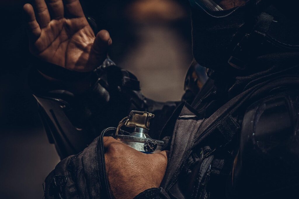 警察官　旦那　尊敬　仕事人